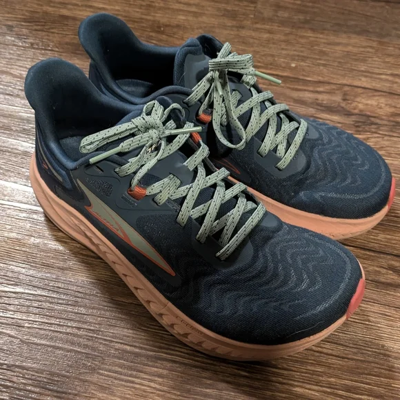 Women's Altra Torin 7 Low Mileage Running Shoe - Picture 2 of 8